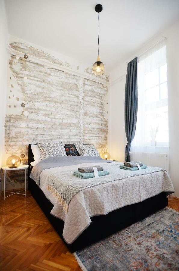 Villa Inda Rooms Eger Buitenkant foto